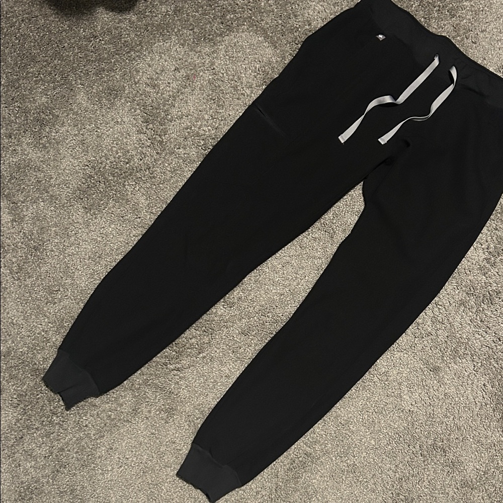 Women’s size small jogger scrub pants - FIGS